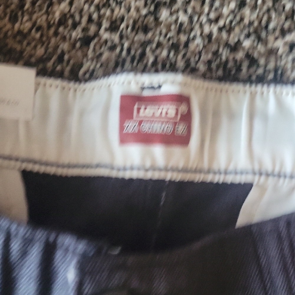 Levi's EZ Tapper Dark Gray Chinos for Men - Picture 3 of 4